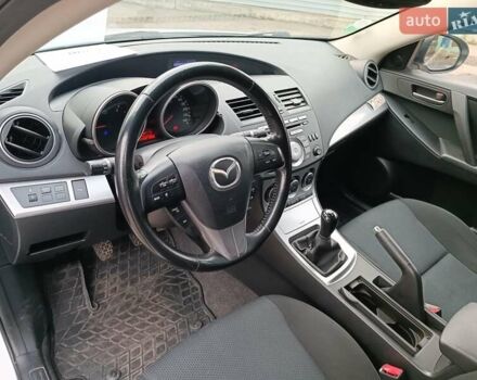 Білий Мазда 3, об'ємом двигуна 1.6 л та пробігом 130 тис. км за 7790 $, фото 20 на Automoto.ua