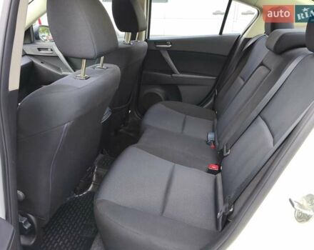 Белый Мазда 3, объемом двигателя 1.6 л и пробегом 42 тыс. км за 9800 $, фото 9 на Automoto.ua