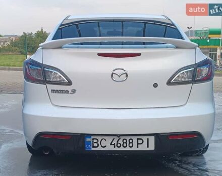 Белый Мазда 3, объемом двигателя 2 л и пробегом 137 тыс. км за 6499 $, фото 7 на Automoto.ua