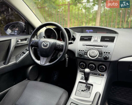 Белый Мазда 3, объемом двигателя 1.6 л и пробегом 170 тыс. км за 8900 $, фото 22 на Automoto.ua