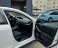 Белый Мазда 3, объемом двигателя 2 л и пробегом 200 тыс. км за 7800 $, фото 4 на Automoto.ua
