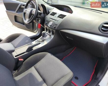 Белый Мазда 3, объемом двигателя 1.6 л и пробегом 42 тыс. км за 9800 $, фото 11 на Automoto.ua