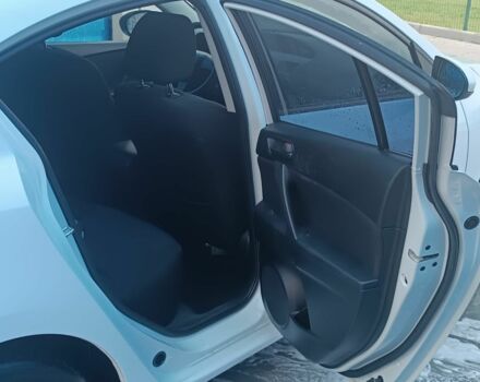 Белый Мазда 3, объемом двигателя 2 л и пробегом 137 тыс. км за 6499 $, фото 13 на Automoto.ua
