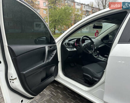 Белый Мазда 3, объемом двигателя 2.5 л и пробегом 187 тыс. км за 8500 $, фото 21 на Automoto.ua