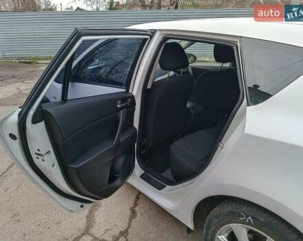 Білий Мазда 3, об'ємом двигуна 1.6 л та пробігом 130 тис. км за 7790 $, фото 13 на Automoto.ua