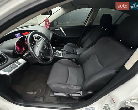 Белый Мазда 3, объемом двигателя 2.5 л и пробегом 187 тыс. км за 8500 $, фото 20 на Automoto.ua