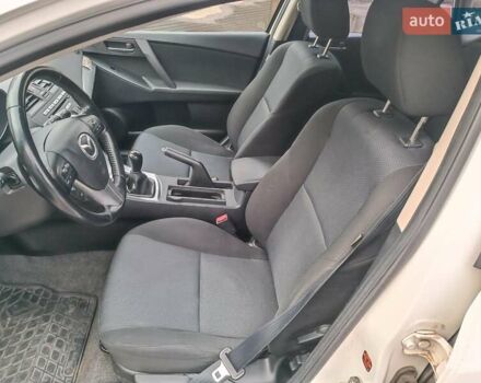 Білий Мазда 3, об'ємом двигуна 1.6 л та пробігом 130 тис. км за 7790 $, фото 19 на Automoto.ua