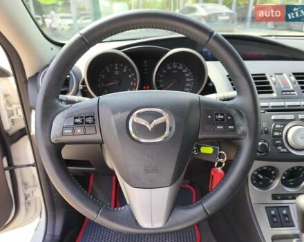 Белый Мазда 3, объемом двигателя 1.6 л и пробегом 42 тыс. км за 9800 $, фото 12 на Automoto.ua