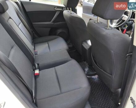 Белый Мазда 3, объемом двигателя 1.6 л и пробегом 42 тыс. км за 9800 $, фото 10 на Automoto.ua