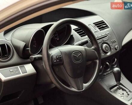 Белый Мазда 3, объемом двигателя 2 л и пробегом 200 тыс. км за 7900 $, фото 14 на Automoto.ua