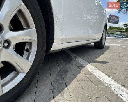 Белый Мазда 3, объемом двигателя 1.6 л и пробегом 180 тыс. км за 9350 $, фото 26 на Automoto.ua