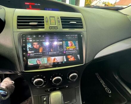 Белый Мазда 3, объемом двигателя 2 л и пробегом 200 тыс. км за 7500 $, фото 5 на Automoto.ua