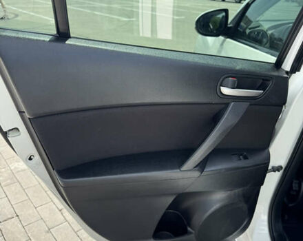 Белый Мазда 3, объемом двигателя 1.6 л и пробегом 180 тыс. км за 9350 $, фото 35 на Automoto.ua