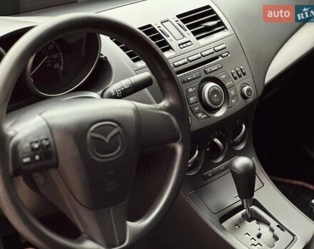 Белый Мазда 3, объемом двигателя 2 л и пробегом 200 тыс. км за 7900 $, фото 20 на Automoto.ua