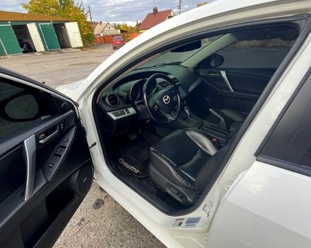 Белый Мазда 3, объемом двигателя 2 л и пробегом 200 тыс. км за 7500 $, фото 11 на Automoto.ua