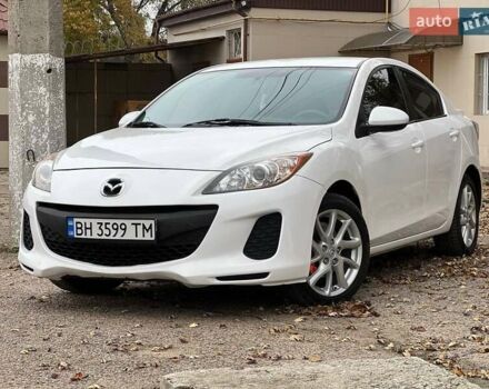 Белый Мазда 3, объемом двигателя 2 л и пробегом 200 тыс. км за 7900 $, фото 4 на Automoto.ua