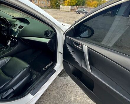 Белый Мазда 3, объемом двигателя 2 л и пробегом 200 тыс. км за 7500 $, фото 10 на Automoto.ua