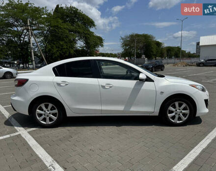 Белый Мазда 3, объемом двигателя 1.6 л и пробегом 180 тыс. км за 9350 $, фото 21 на Automoto.ua