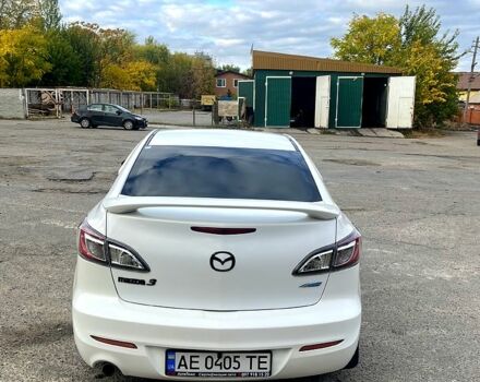 Белый Мазда 3, объемом двигателя 2 л и пробегом 200 тыс. км за 7500 $, фото 4 на Automoto.ua
