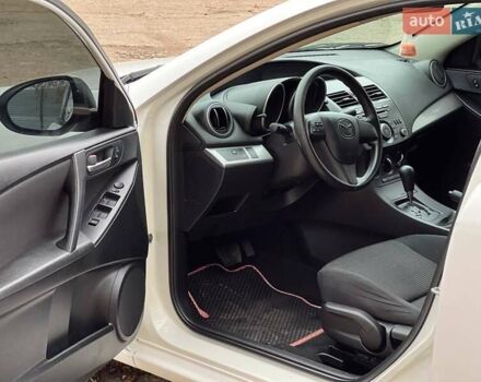 Белый Мазда 3, объемом двигателя 2 л и пробегом 200 тыс. км за 7900 $, фото 21 на Automoto.ua