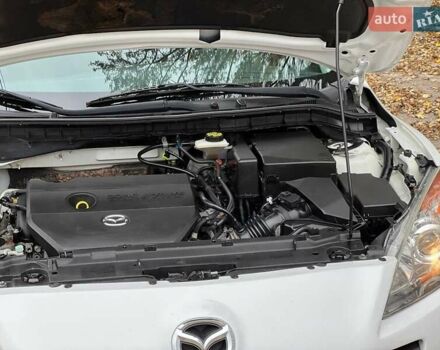 Белый Мазда 3, объемом двигателя 2 л и пробегом 200 тыс. км за 7900 $, фото 19 на Automoto.ua