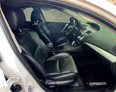 Белый Мазда 3, объемом двигателя 2 л и пробегом 200 тыс. км за 7500 $, фото 7 на Automoto.ua