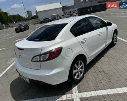 Белый Мазда 3, объемом двигателя 1.6 л и пробегом 180 тыс. км за 9350 $, фото 3 на Automoto.ua