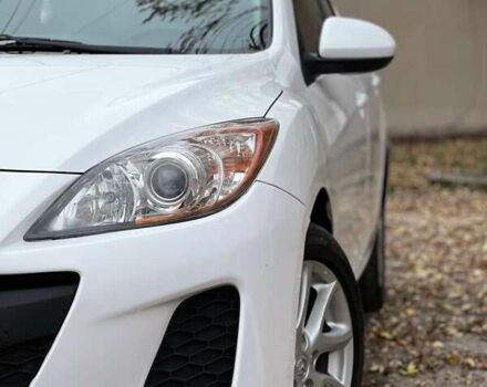 Белый Мазда 3, объемом двигателя 2 л и пробегом 200 тыс. км за 7900 $, фото 2 на Automoto.ua