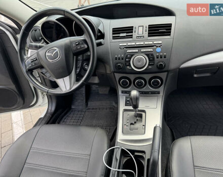 Белый Мазда 3, объемом двигателя 1.6 л и пробегом 180 тыс. км за 9350 $, фото 53 на Automoto.ua