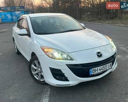 Белый Мазда 3, объемом двигателя 1.6 л и пробегом 40 тыс. км за 9100 $, фото 5 на Automoto.ua