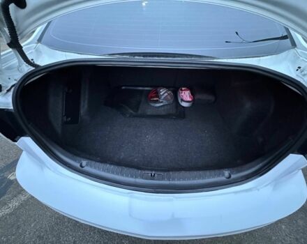 Белый Мазда 3, объемом двигателя 2 л и пробегом 177 тыс. км за 7500 $, фото 15 на Automoto.ua