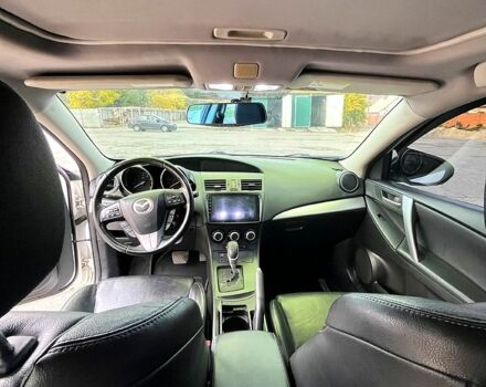 Белый Мазда 3, объемом двигателя 2 л и пробегом 200 тыс. км за 7500 $, фото 3 на Automoto.ua