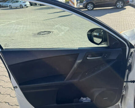 Білий Мазда 3, об'ємом двигуна 2 л та пробігом 208 тис. км за 8300 $, фото 8 на Automoto.ua