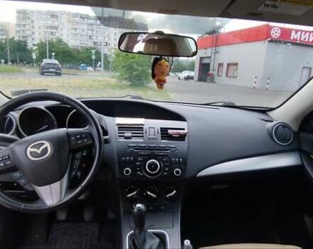 Белый Мазда 3, объемом двигателя 2 л и пробегом 200 тыс. км за 7500 $, фото 11 на Automoto.ua