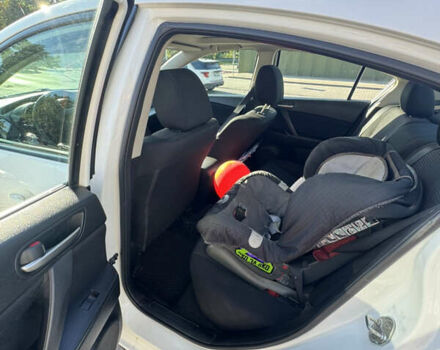 Білий Мазда 3, об'ємом двигуна 2 л та пробігом 208 тис. км за 8300 $, фото 9 на Automoto.ua