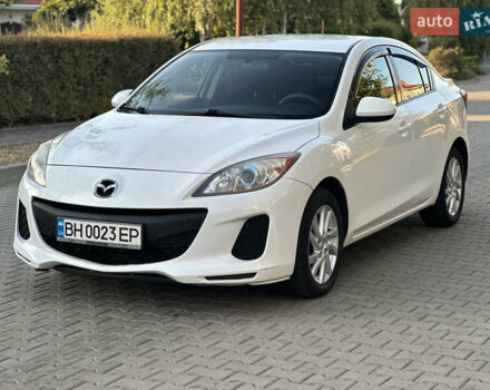 Белый Мазда 3, объемом двигателя 2 л и пробегом 165 тыс. км за 8000 $, фото 4 на Automoto.ua