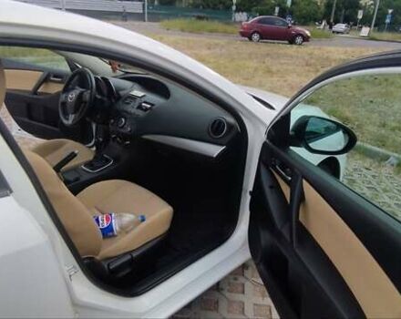 Белый Мазда 3, объемом двигателя 2 л и пробегом 200 тыс. км за 7500 $, фото 9 на Automoto.ua