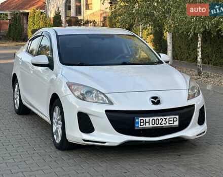 Белый Мазда 3, объемом двигателя 2 л и пробегом 165 тыс. км за 8000 $, фото 3 на Automoto.ua