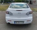 Белый Мазда 3, объемом двигателя 2 л и пробегом 200 тыс. км за 7500 $, фото 3 на Automoto.ua