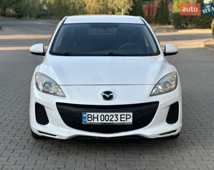 Белый Мазда 3, объемом двигателя 2 л и пробегом 165 тыс. км за 8000 $, фото 1 на Automoto.ua