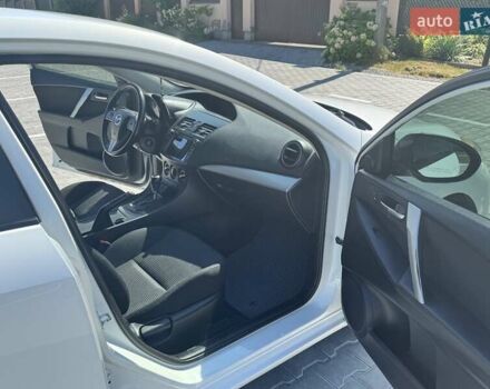 Білий Мазда 3, об'ємом двигуна 2 л та пробігом 186 тис. км за 8000 $, фото 7 на Automoto.ua