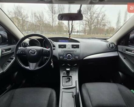 Белый Мазда 3, объемом двигателя 2 л и пробегом 231 тыс. км за 8200 $, фото 5 на Automoto.ua