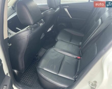 Білий Мазда 3, об'ємом двигуна 2 л та пробігом 199 тис. км за 9100 $, фото 2 на Automoto.ua