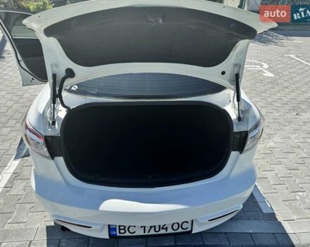Білий Мазда 3, об'ємом двигуна 2 л та пробігом 186 тис. км за 8000 $, фото 8 на Automoto.ua