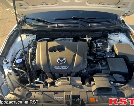 Белый Мазда 3, объемом двигателя 2 л и пробегом 303 тыс. км за 10000 $, фото 10 на Automoto.ua