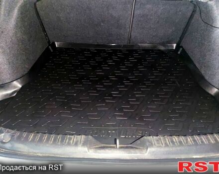 Белый Мазда 3, объемом двигателя 2 л и пробегом 193 тыс. км за 9900 $, фото 4 на Automoto.ua