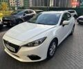 Белый Мазда 3, объемом двигателя 2 л и пробегом 312 тыс. км за 7200 $, фото 1 на Automoto.ua