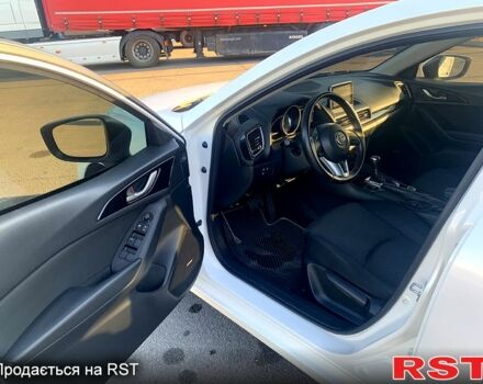 Белый Мазда 3, объемом двигателя 2 л и пробегом 303 тыс. км за 10000 $, фото 8 на Automoto.ua