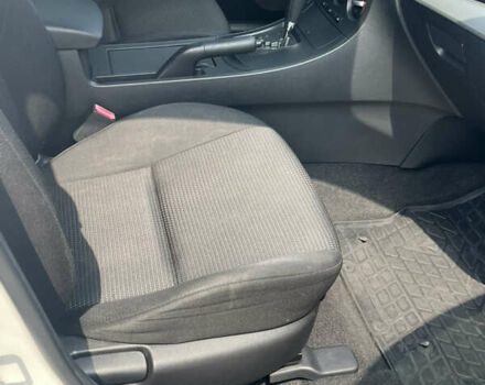 Белый Мазда 3, объемом двигателя 2 л и пробегом 170 тыс. км за 8400 $, фото 35 на Automoto.ua