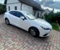 Белый Мазда 3, объемом двигателя 2 л и пробегом 140 тыс. км за 10100 $, фото 3 на Automoto.ua